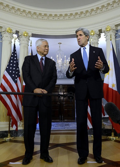 Foreign Affairs Secretary Albert F. Del Rosario and Secretary of State John F. Kerry