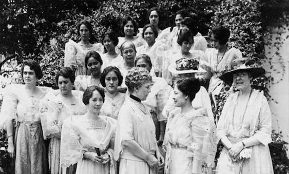 First Lady Florence Harding received a group of women from the Philippines led by Sofia de Veyra, wife of the Philippine Resident Commissioner at the South Lawn of the White House on 19 June 1922. These women are the wives and daughters of the delegation which came to Washington to lay before President Harding the plea for Philippine Independence.