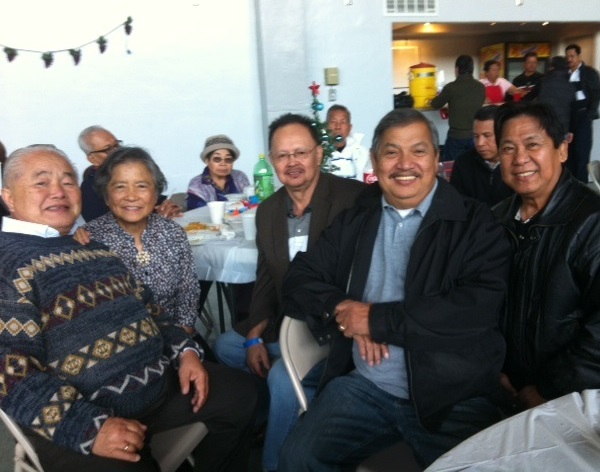 Board members Crispin and Lita dela Cruz enjoy the festivities with other Pasiguenians. TFLA photos
