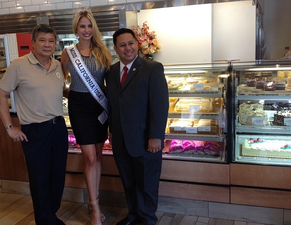 Cassie Kunze, Miss California USA 2014, with Menard Leelin (left) and Cerritos Mayor Mark Pulido.  Photo by Dante Ochoa