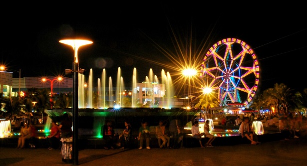 sm-mall-of-asia-at-night