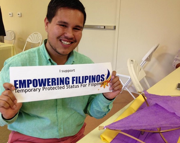 While making a ‘parol,’ this man also makes a statement. Relief 2 Recovery photo