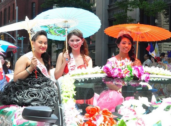 Pretty Pinays and their parasols