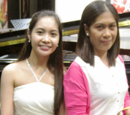 Jeline Oliva (left) with her mother Judith. Jeline is the only Filipino shortlisted in the Mannes College New School of Music in New York City. Photo by Elizabeth Lolarga 
