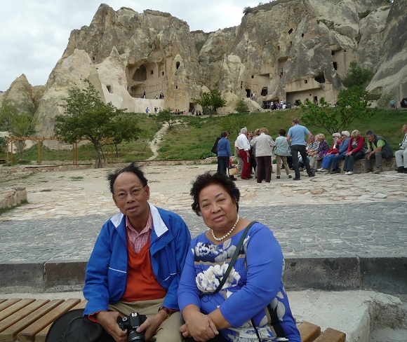 Former Philippine Ambassador Willy Gaa and wife Linda take a respite from all the ‘rock climbing.’  