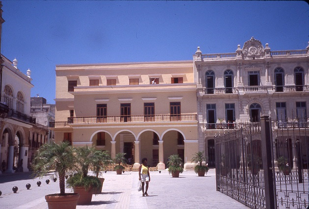 Plaza Vieja showing restored heritage buildings. Photos by Roz Zacarias Li