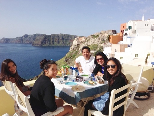 The Antonio family vacations in Greece