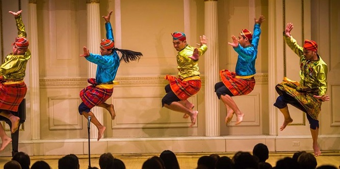 Parangal Dance Company in a spectacular display of precision and footwork 