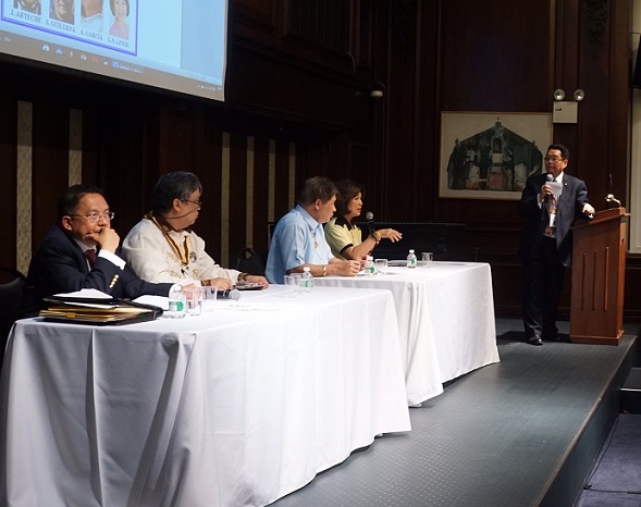 The panel of presidential surrogates at the Kapihan-Know Your Candidates forum, from Left Jesse Arteche, Arturo Garcia, Sani Guillena, and Loida Nicolas Lewis. Moderator is Ricky Rillera, president of the Fil-Am Press Club of New York. Photo by Lambert Parong/Balitang New York