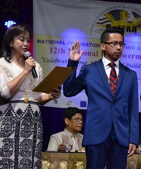 Taking his oath before Vice President Leni Robredo. Photo by Ma. Luz-Ruby Bernardo