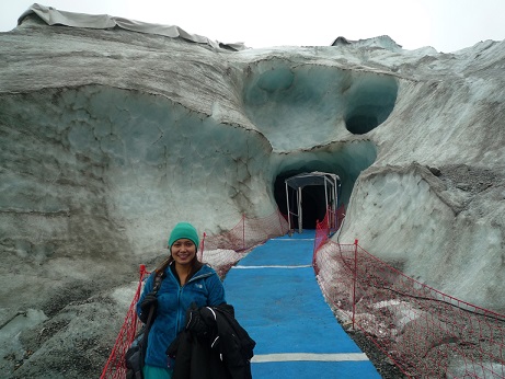 The cave entrance of the ‘indoor ice museum.’  