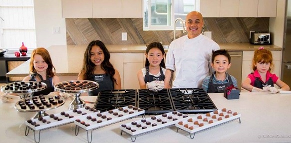 Doing a Willy Wonka: Chocolate making workshop for kids hosted by Romeo Chocolates.   Sara Hickman Photography 