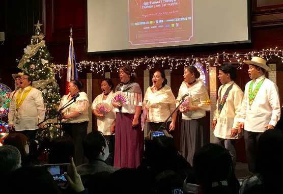 The winning carolers from the Association of Fil-Am Teachers of America. Photo by Lindy Rosales