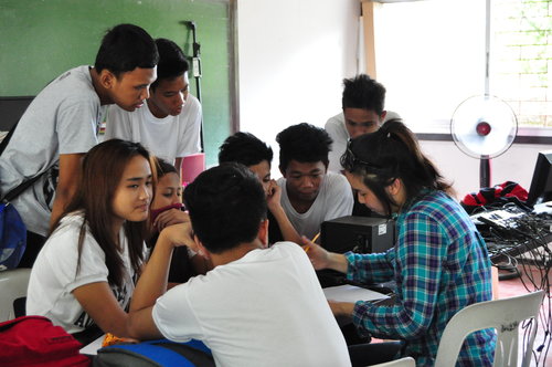 CodePhil pilots in Lavezares town in Northern Samar. Survey showed that 82.5 percent of the students were more comfortable using a computer after the sessions. Codephil photo
