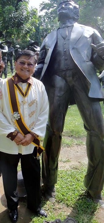 Author visits the Rizal Monument in Old Luneta. 