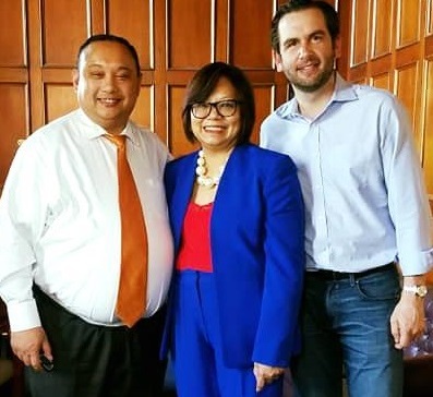 Darlene Dilangalen Borromeo meets with Jersey City Mayor Steven Fulop and Council President Rolando Lavarro. Cross visits by local officials and cultural exhibits are envisioned.