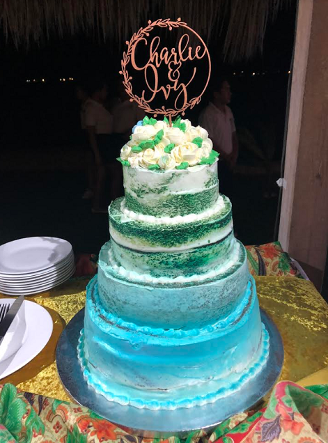 The wedding cake with the colors of Siargao’s waters.